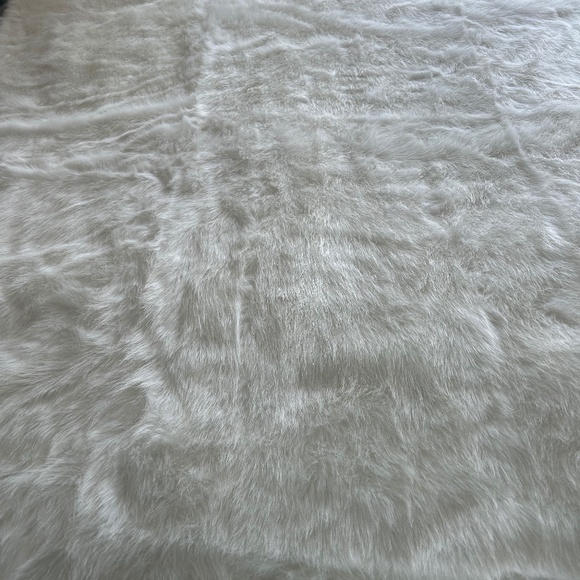 Urban Barn Faux Fur Throw  (Never Used) - Picture 1 of 5